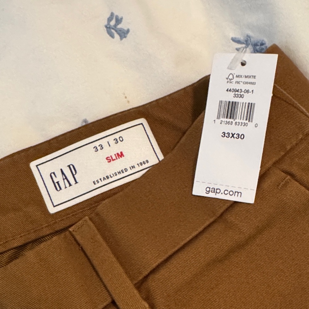 GAP Men's Slim Fit Tan Chinos